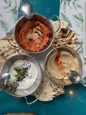Muhammara, hummus y labneh (no vegan)   at Kanguro Truchero in Bielsa
