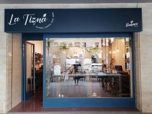 Entrance at La Tizna - Casa de Comidas Sostenible in Sevilla
