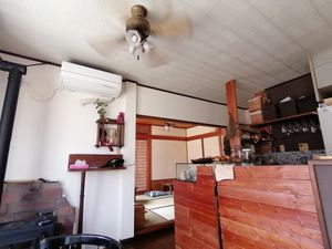 Open kitchen at Terath −てらす in Kitanagoya