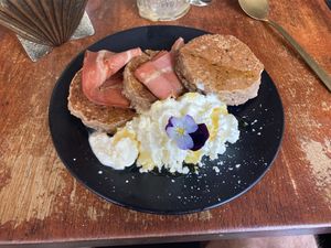 Vegan pancakes met vegan bacon   at Lilith Coffee in Rotterdam