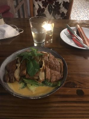 Duck-Kokos-Mango-Curry at Ong Tao Vegan in Frankfurt