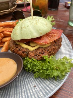 Bao Burger at Ong Tao Vegan in Frankfurt
