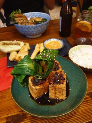 Gefüllte Tofu ( mein Liebling 😍 ) mit Pakchoy und Reis at Ong Tao Vegan in Frankfurt