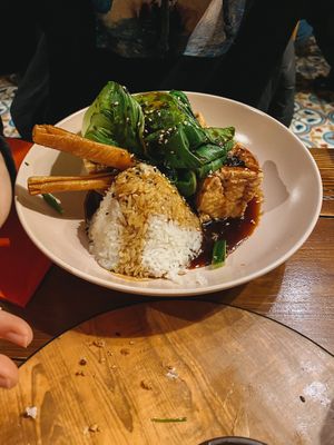 Nr. 23 Dau hu bao bo (Knuspriger Tofu gefüllt mit Pilzen) at Ong Tao Vegan in Frankfurt