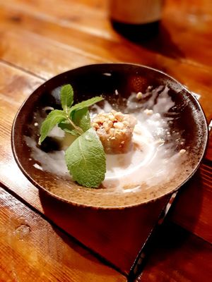 Klebreis mit gebackenen Bananen (4 Stück!) at Ong Tao Vegan in Frankfurt