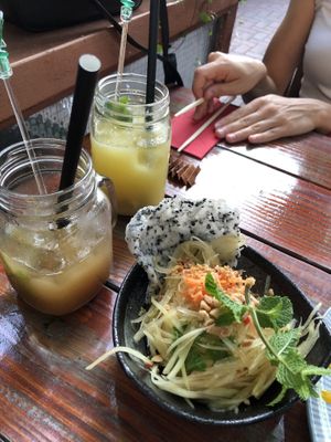 Green papaya salad at Ong Tao Vegan in Frankfurt