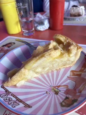 Vegan Apple pie   at 1950 American Diner in Pontedera