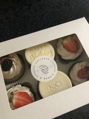 Vegan Birthday Cupcake-box (27€)  at Cupcakes & Bagels in Stuttgart