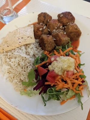 Lentil "meatballs" at Sabor Superior in Alges