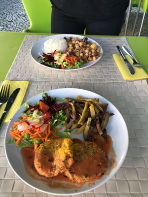 Burger with sweet-potato french fries and stroganoff  at Sabor Superior in Alges