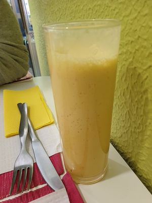 vegan mango lassi at Sabor Superior in Alges