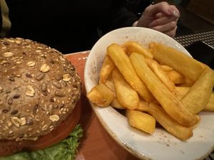 burger n fries  at Peter Pane in Bielefeld