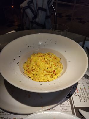 Pasta carbonara at Choose in Madrid