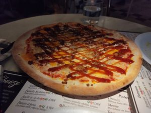 Pizza Barbacoa at Choose in Madrid