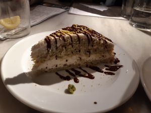 Dessert / Pistachio cake at Choose in Madrid