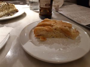 Dessert / Apple cake at Choose in Madrid