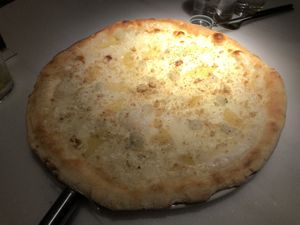 Gorgopera - Gorgonzola and caramelised pear  at Choose in Madrid