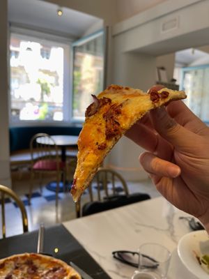 Pizza at Choose in Madrid