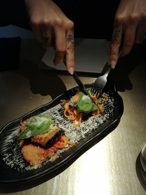 Entrante de berenjena con espaguetis y queso at Choose in Madrid