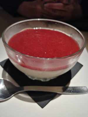 Pannacotta de postre at Choose in Madrid