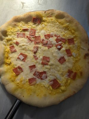 pizza carbonara at Choose in Madrid