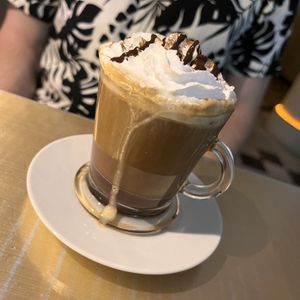 Coffee and chocolate special  at Choose in Madrid