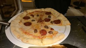 DIAVOLA pizza  at Choose in Madrid