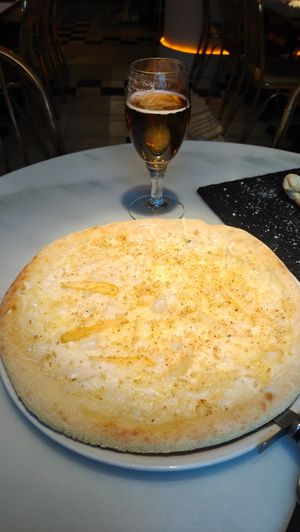 Pizza gorgonpera at Choose in Madrid