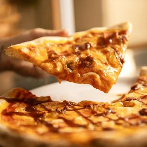 Pizza barbacoa at Choose in Madrid