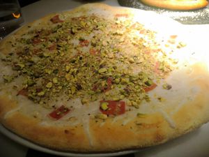 Pizza con pistachos. Riquísima at Choose in Madrid