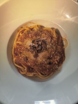 Bucatini all'amatriciana at Choose in Madrid