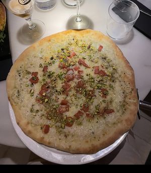 Pistachio pizza- amazing  at Choose in Madrid