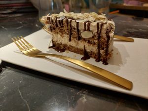 Torta all’amaretto #Veganuary at Choose in Madrid