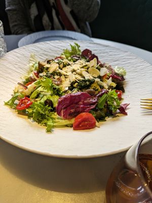 Italian salad at Choose in Madrid