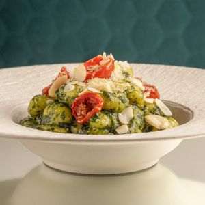 Gnocchi al pesto e pomodorini. at Choose in Madrid