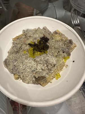 Paccheri funghi, salsiccia e tartufo  at Choose in Madrid