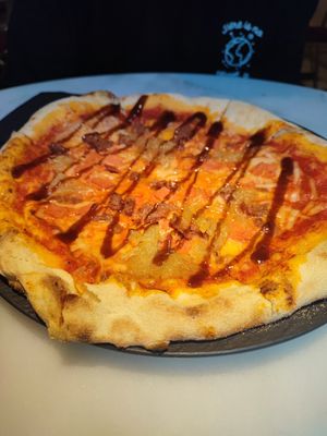 Pizza barbacoa con cebolla caramelizada at Choose in Madrid