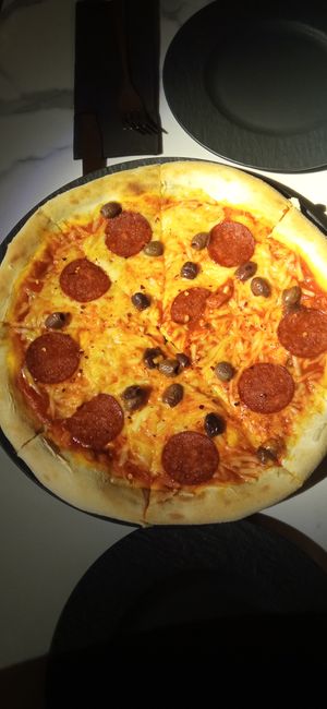 Pizza Diavola at Choose in Madrid