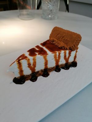 Caramel cheesecake at Choose in Madrid