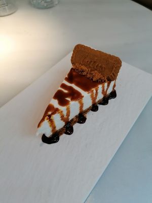 Caramel cheesecake at Choose in Madrid