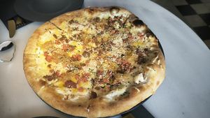 Pizza affumicata at Choose in Madrid