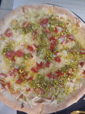 Pizza de pistacho at Choose in Madrid