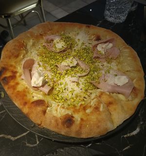 Mortadella e pistacchio at Choose in Madrid