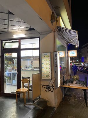 Unscheinbar von außen.  at Asia Luong in Hannover