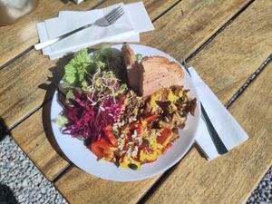 Vegan kebab plate at Café Gans am Wasser in Munich