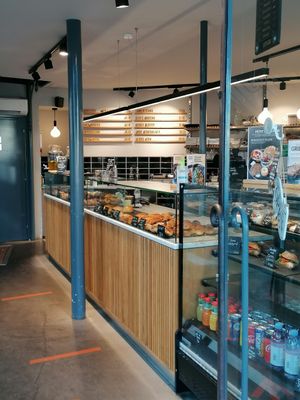 Lieu accueillant at Copenhagen Coffee Lab in Cannes