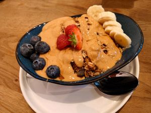 Nuss Porridge 😋 at Birdie & Co - Bagelstraße in Dusseldorf