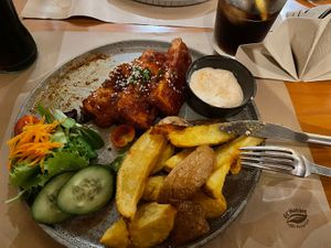 Korean „chicken“ Tofu  at Habitat in Leiria