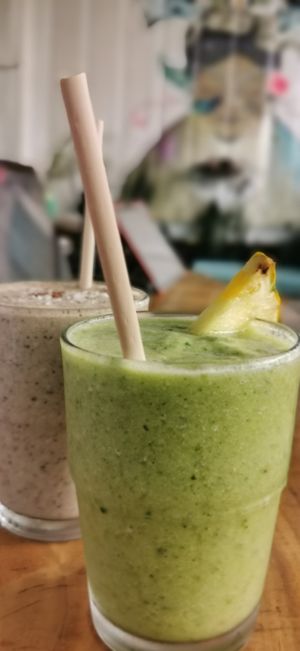 Yummy smoothies with straws made of avocado seeds at Indómitos Café & Bar in Uvita