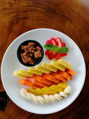 Fruit platter at Indómitos Café & Bar in Uvita